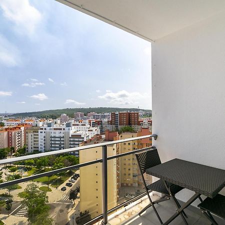 Whome Family Condo - Urban Retreat With Parking, Ac, Elevator In Great Location Лиссабон Экстерьер фото