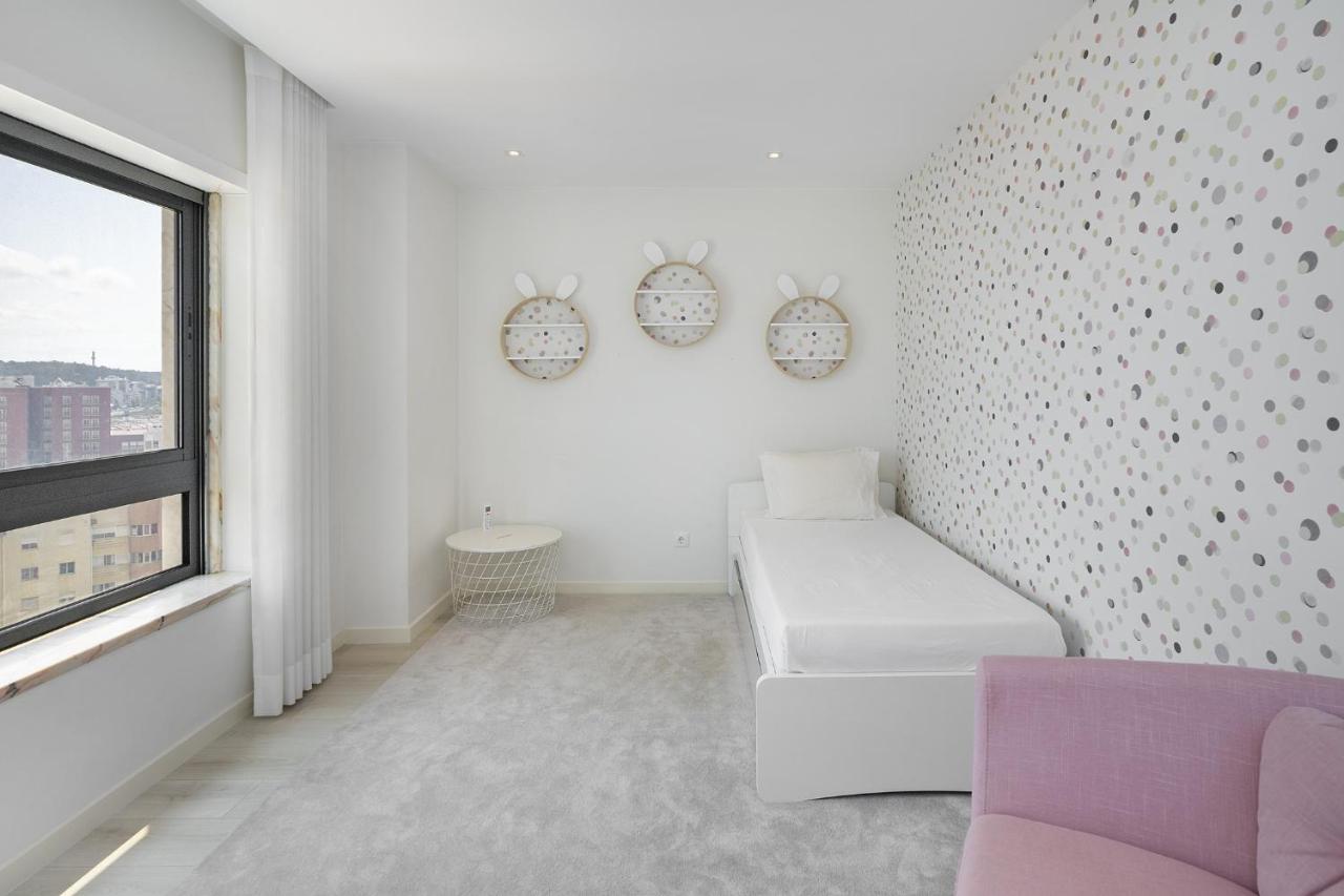 Whome Family Condo - Urban Retreat With Parking, Ac, Elevator In Great Location Лиссабон Экстерьер фото