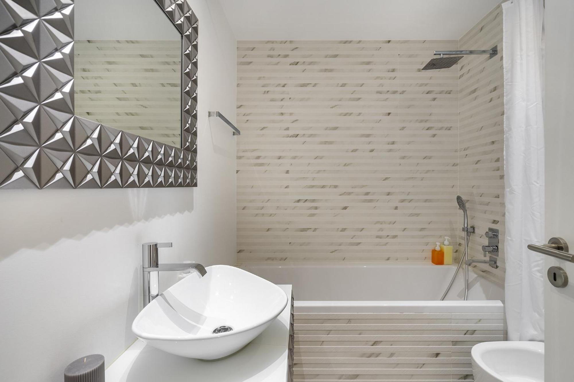 Whome Family Condo - Urban Retreat With Parking, Ac, Elevator In Great Location Лиссабон Экстерьер фото