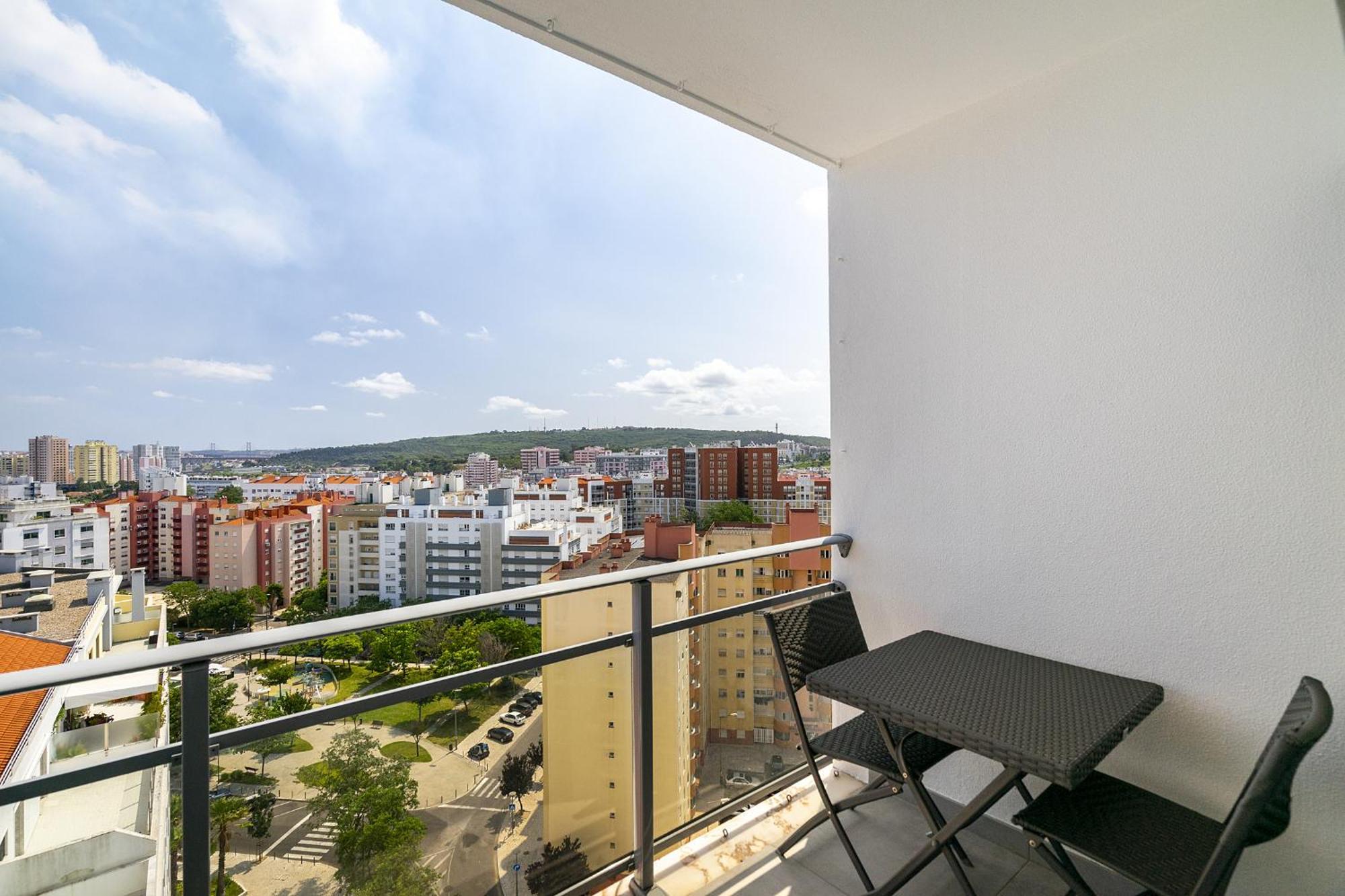 Whome Family Condo - Urban Retreat With Parking, Ac, Elevator In Great Location Лиссабон Экстерьер фото
